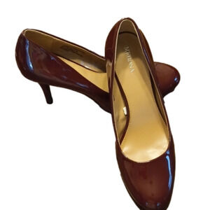 5 for $25 𝅺burgundy faux patent 4" heels 9